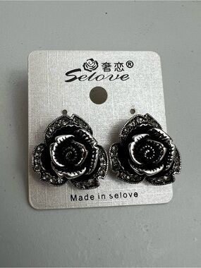 Selove Vintage Style Black Rose Stud Earrings Rhinestone Accents Goth Punk